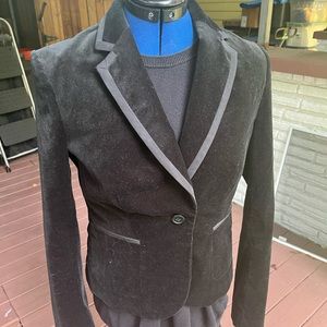 The limited black jacket vest